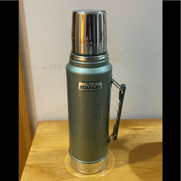 Aladdin Stanley Green Steel Quart thermos - Picture 1 of 9